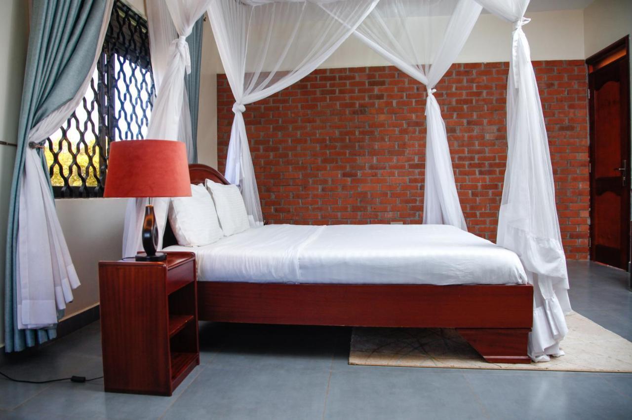 Fred And Winnie Bnb Kampala Exterior photo