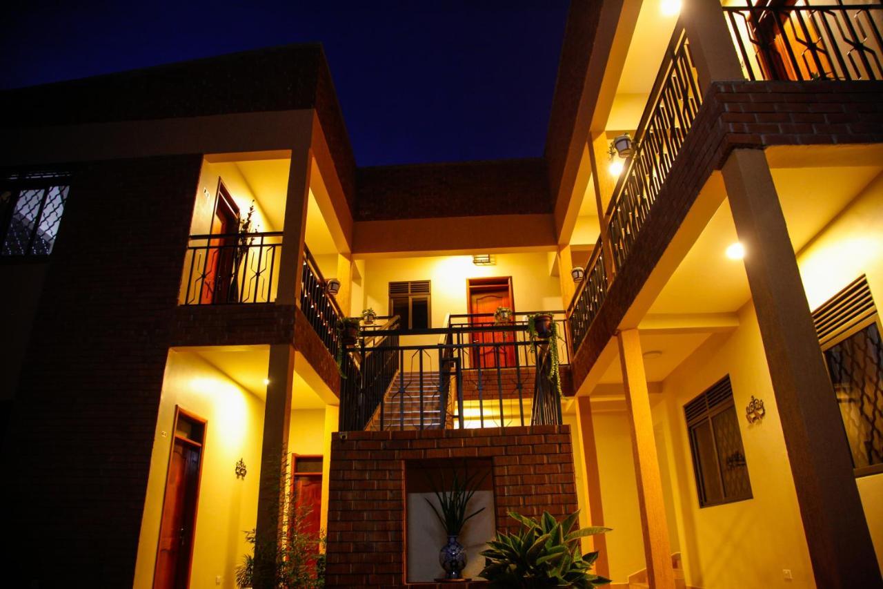 Fred And Winnie Bnb Kampala Exterior photo